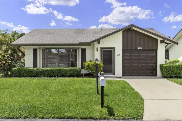 Property Slideshow image 3 of 39 | 6370 lakemont cir, Greenacres, FL, 33463