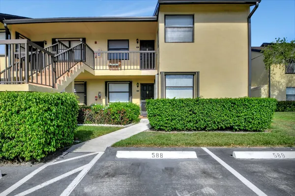 Property Slideshow image 2 of 42 | 4691 lucerne lakes blvd 106, Lake Worth, FL, 33467