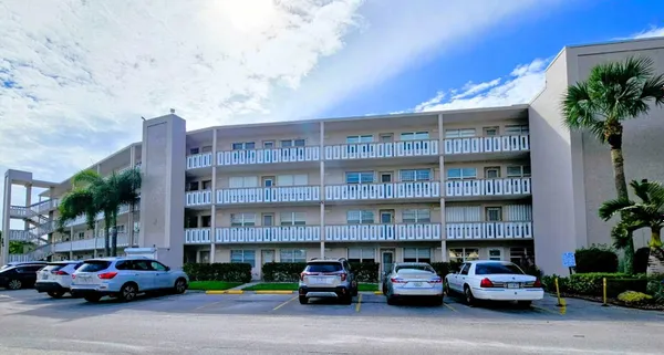 Property Slideshow image 3 of 23 | 265 wellington j, West Palm Beach, FL, 33417