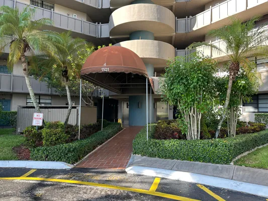 Property Slideshow image 3 of 45 | 1101 colony point cir 108, Pembroke Pines, FL, 33026