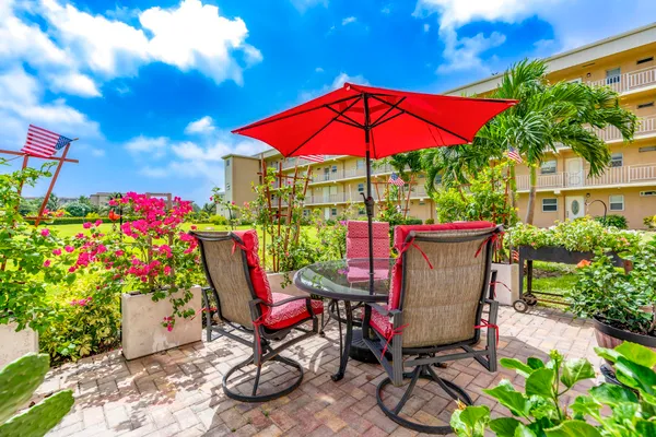 Property Slideshow image 2 of 41 | 2600 ne 1st ln apt 104, Boynton Beach, FL, 33435