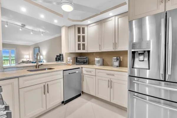 Property Slideshow image 2 of 3 | 7286 huntington ln apt 301, Delray Beach, FL, 33446