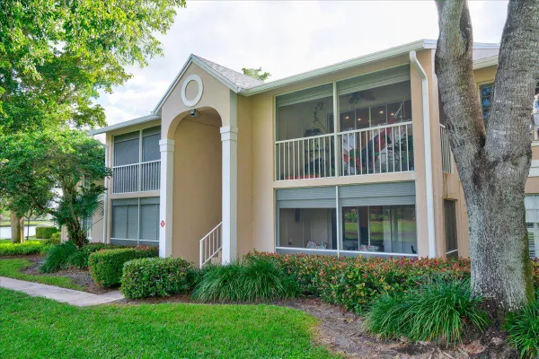 Property Slideshow image 2 of 33 | 13811 oneida dr g1, Delray Beach, FL, 33446
