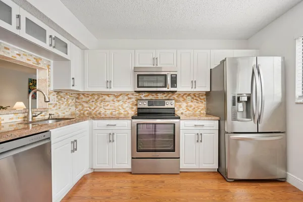 Property Slideshow image 3 of 31 | 15450 pembridge ave 192, Delray Beach, FL, 33484