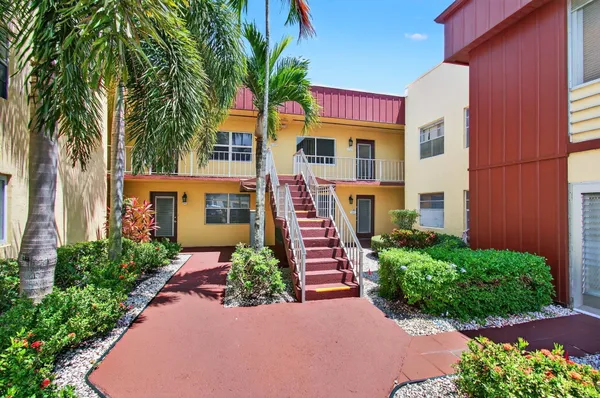 Property Slideshow image 3 of 65 | 605 flanders m, Delray Beach, FL, 33484