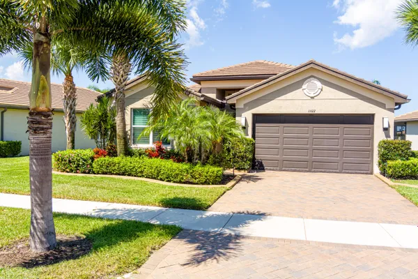 Property Slideshow image 2 of 62 | 11622 sw hawkins ter, Port Saint Lucie, FL, 34987