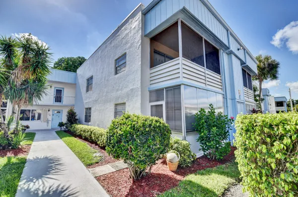 Property Slideshow image 2 of 28 | 418 saxony i, Delray Beach, FL, 33446