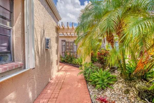 Property Slideshow image 3 of 29 | 11170 applegate cir, Boynton Beach, FL, 33437