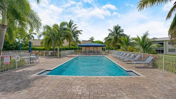 Property Slideshow image 3 of 12 | 9826 marina blvd apt 1015, Boca Raton, FL, 33428