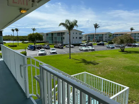 Property Slideshow image 2 of 30 | 600 horizons 211, Boynton Beach, FL, 33435