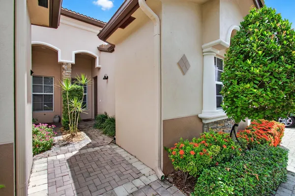 Property Slideshow image 3 of 65 | 14745 via porta, Delray Beach, FL, 33446