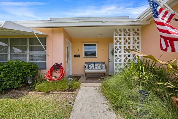 Property Slideshow image 3 of 18 | 355 main blvd c, Boynton Beach, FL, 33435