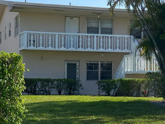 Property Slideshow image 2 of 24 | 36 norwich b, West Palm Beach, FL, 33417