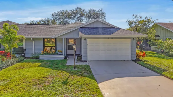 Property Slideshow image 2 of 42 | 12726 se pinehurst ct, Hobe Sound, FL, 33455