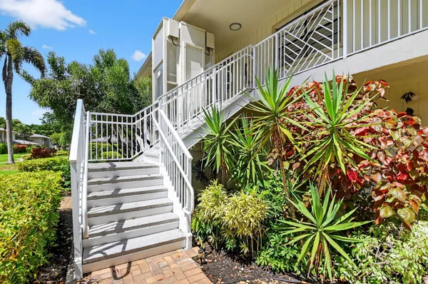 Property Slideshow image 3 of 92 | 34 westgate ln b, Boynton Beach, FL, 33436