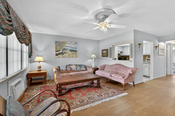 Property Slideshow image 3 of 26 | 386 sheffield p, West Palm Beach, FL, 33417