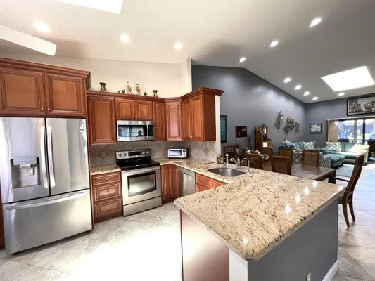 Property Slideshow image 3 of 62 | 6141 sunny pointe cir b, Delray Beach, FL, 33484