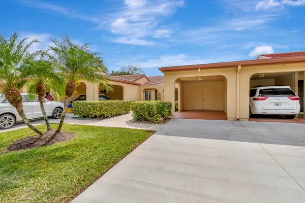 Property Slideshow image 3 of 30 | 5920 forest grove dr apt 3, Boynton Beach, FL, 33437