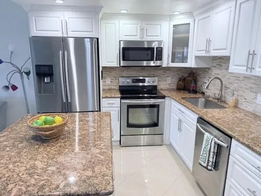 Property Slideshow image 2 of 22 | 1028 cambridge b, Deerfield Beach, FL, 33442