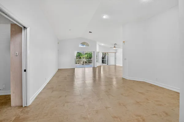 Property Slideshow image 3 of 82 | 9914 harbour lake cir, Boynton Beach, FL, 33437