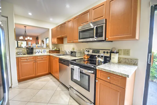 Property Slideshow image 3 of 25 | 28 stratford ln c, Boynton Beach, FL, 33436