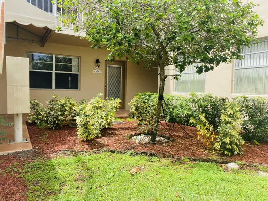 Property Slideshow image 3 of 41 | 826 normandy r, Delray Beach, FL, 33484