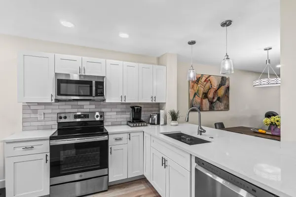 Property Slideshow image 2 of 49 | 18 stratford dr e, Boynton Beach, FL, 33436