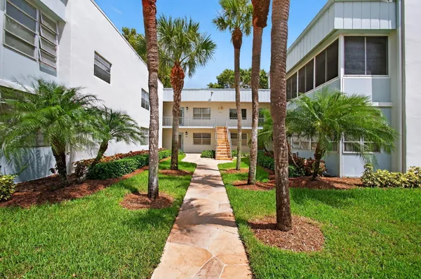Property Slideshow image 3 of 56 | 450 normandy j j, Delray Beach, FL, 33484