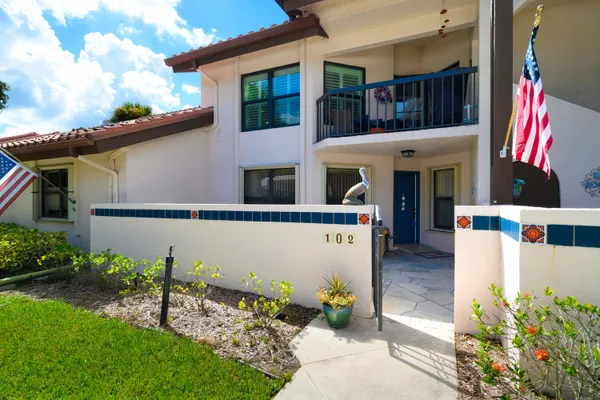 Property Slideshow image 3 of 31 | 6030 se martinique dr 102, Stuart, FL, 34997