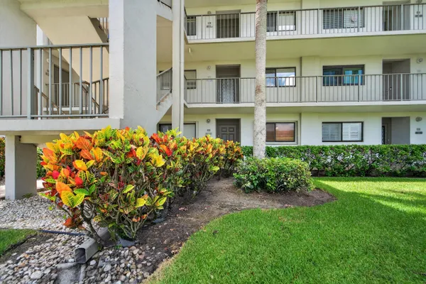Property Slideshow image 2 of 47 | 5574 witney dr apt 102, Delray Beach, FL, 33484