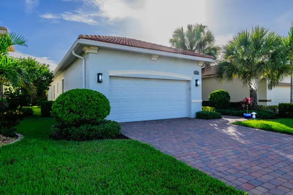 Property Slideshow image 3 of 59 | 11341 sw visconti way, Port Saint Lucie, FL, 34986