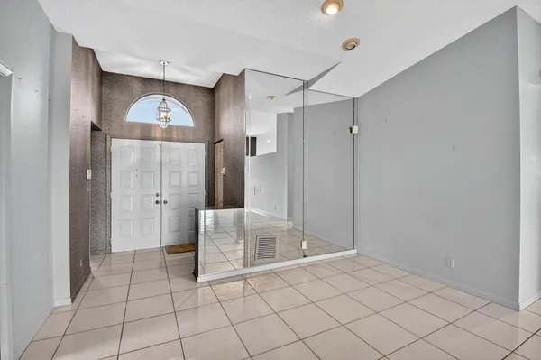 Property Slideshow image 3 of 54 | 8820 boatswain dr, Boynton Beach, FL, 33436