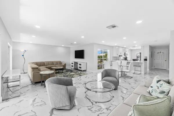 Property Slideshow image 2 of 70 | 6 stratford dr d, Boynton Beach, FL, 33436