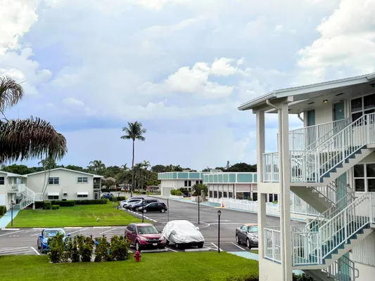 Property Slideshow image 2 of 61 | 530 horizons 205, Boynton Beach, FL, 33435