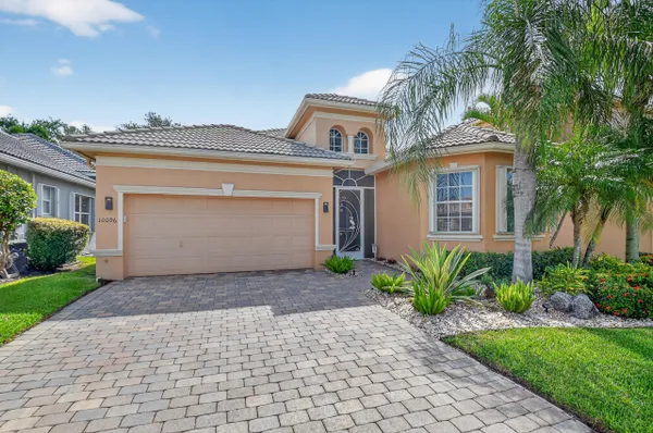 Property Slideshow image 2 of 100 | 10096 armani dr, Boynton Beach, FL, 33437