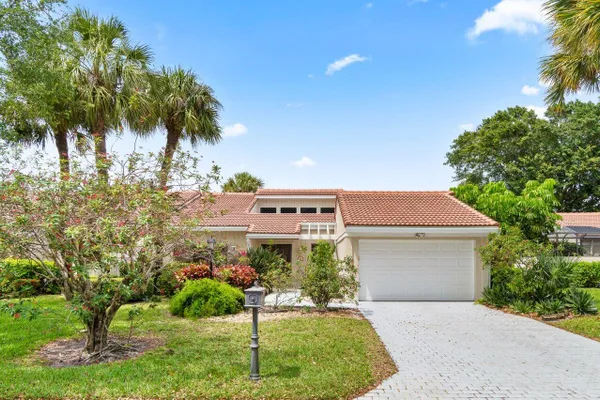 Property Slideshow image 2 of 56 | 25 glens dr w, Boynton Beach, FL, 33436