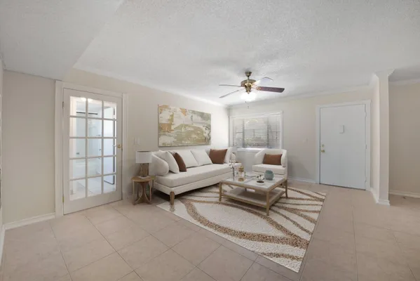 Property Slideshow image 2 of 20 | 5310 las verdes cir 118, Delray Beach, FL, 33484