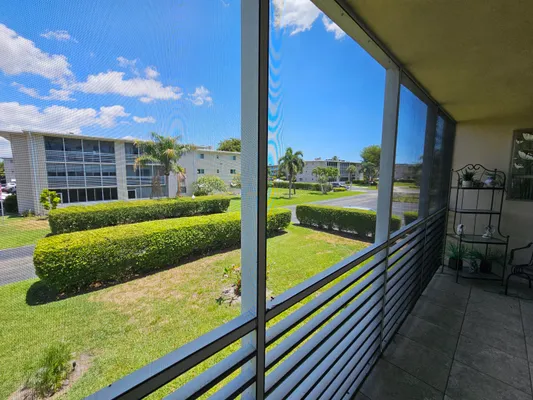 Property Slideshow image 3 of 20 | 2856 garden dr 201, Lake Worth, FL, 33461