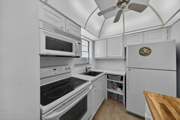 Property Slideshow image 3 of 63 | 251 s golf blvd 287, Pompano Beach, FL, 33064