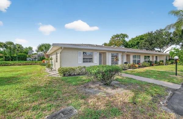 Property Slideshow image 2 of 58 | 21040 covington dr, Boca Raton, FL, 33433