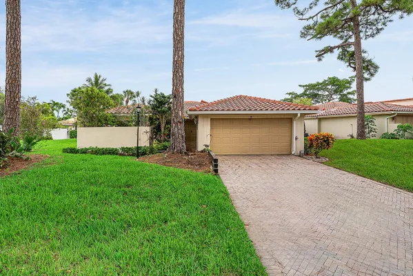 Property Slideshow image 2 of 67 | 6 woods ln 60, Boynton Beach, FL, 33436