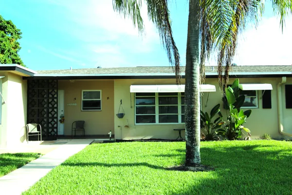 Property Slideshow image 3 of 12 | 1045 circle ter b, Delray Beach, FL, 33445