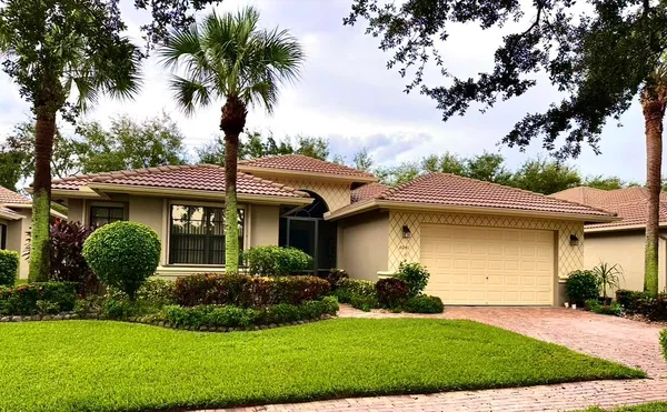 Property Slideshow image 2 of 28 | 8041 via grande, Boynton Beach, FL, 33437