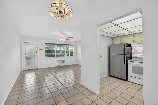 Property Slideshow image 2 of 28 | 7 dorchester a a, West Palm Beach, FL, 33417
