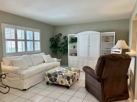Property Slideshow image 3 of 63 | 350 saxony h, Delray Beach, FL, 33446