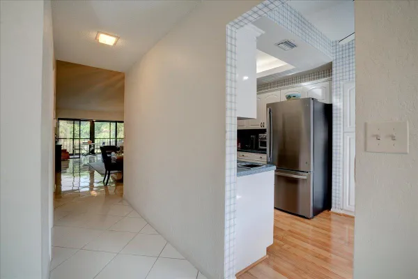 Property Slideshow image 3 of 39 | 5121 oak hill ln 423, Delray Beach, FL, 33484