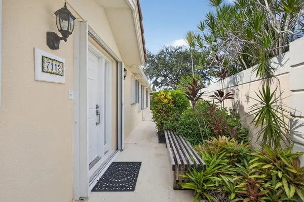 Property Slideshow image 2 of 39 | 7112 grassy bay dr, West Palm Beach, FL, 33411
