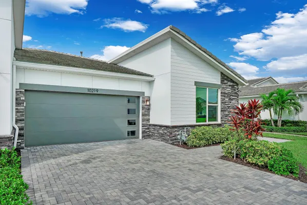 Property Slideshow image 2 of 68 | 10219 sw corvus ln, Port Saint Lucie, FL, 34987