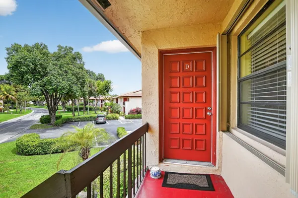 Property Slideshow image 2 of 34 | 9268 vista del lago apt 26d, Boca Raton, FL, 33428