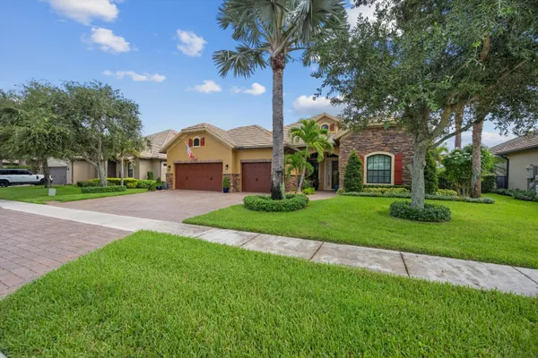 Property Slideshow image 3 of 60 | 3399 siena cir, Wellington, FL, 33414